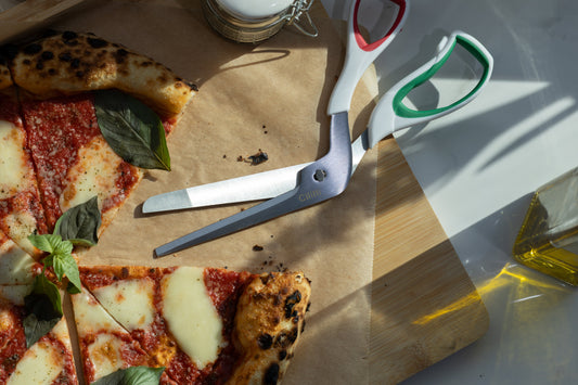 Pizzateig mit langer Teigführung – Pizza und CILITTI Pizzaschere